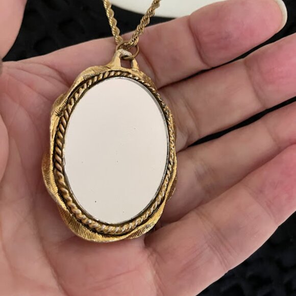 Vintage Gold Tone Renaissance Courting Couple Oval Frame with Mirror Porcelain - Picture 3 of 8